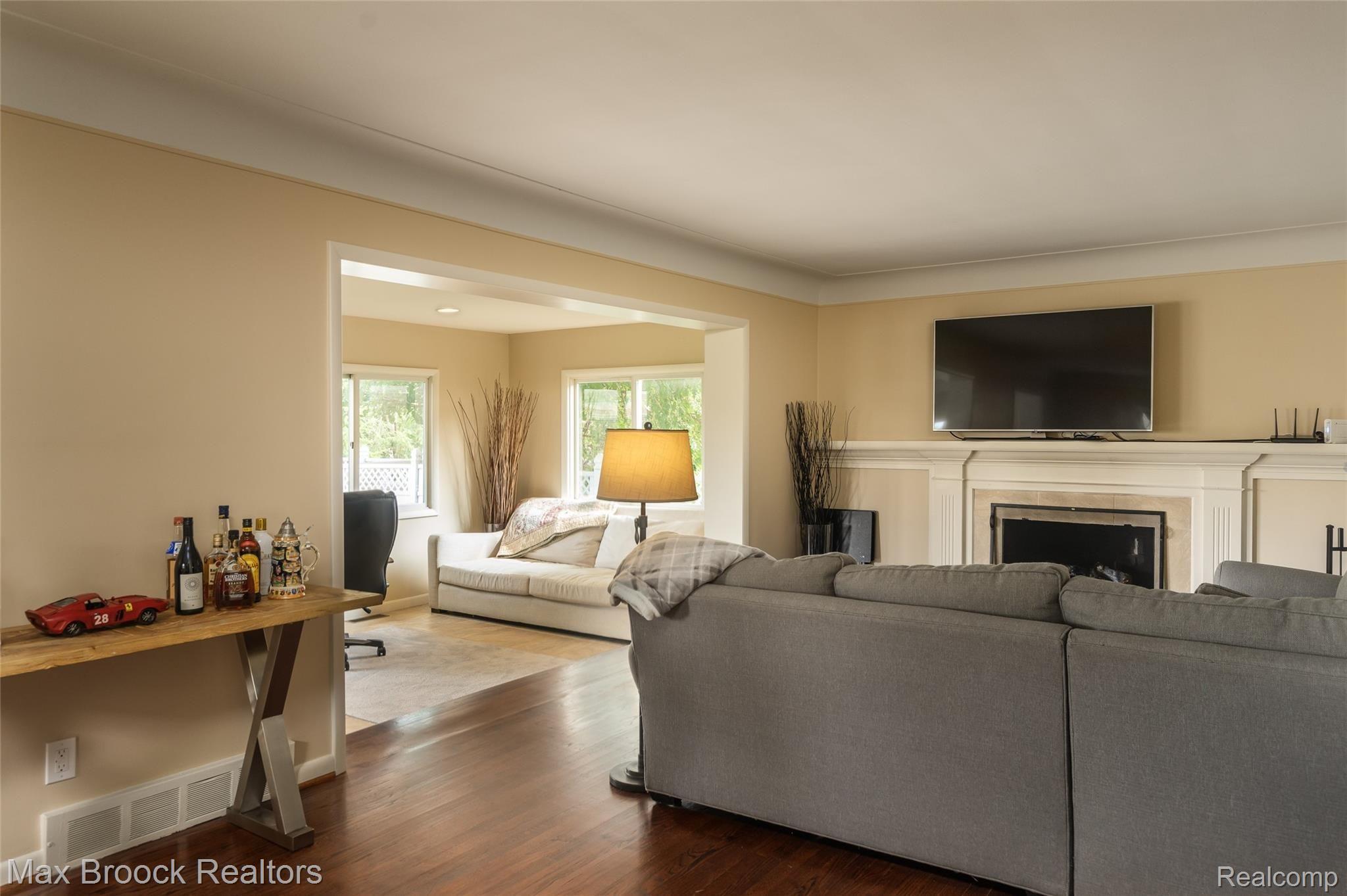 22 Millington Road Pleasant Ridge, MI 48069 - Photo 7 of 36 Living Room View to Family Room