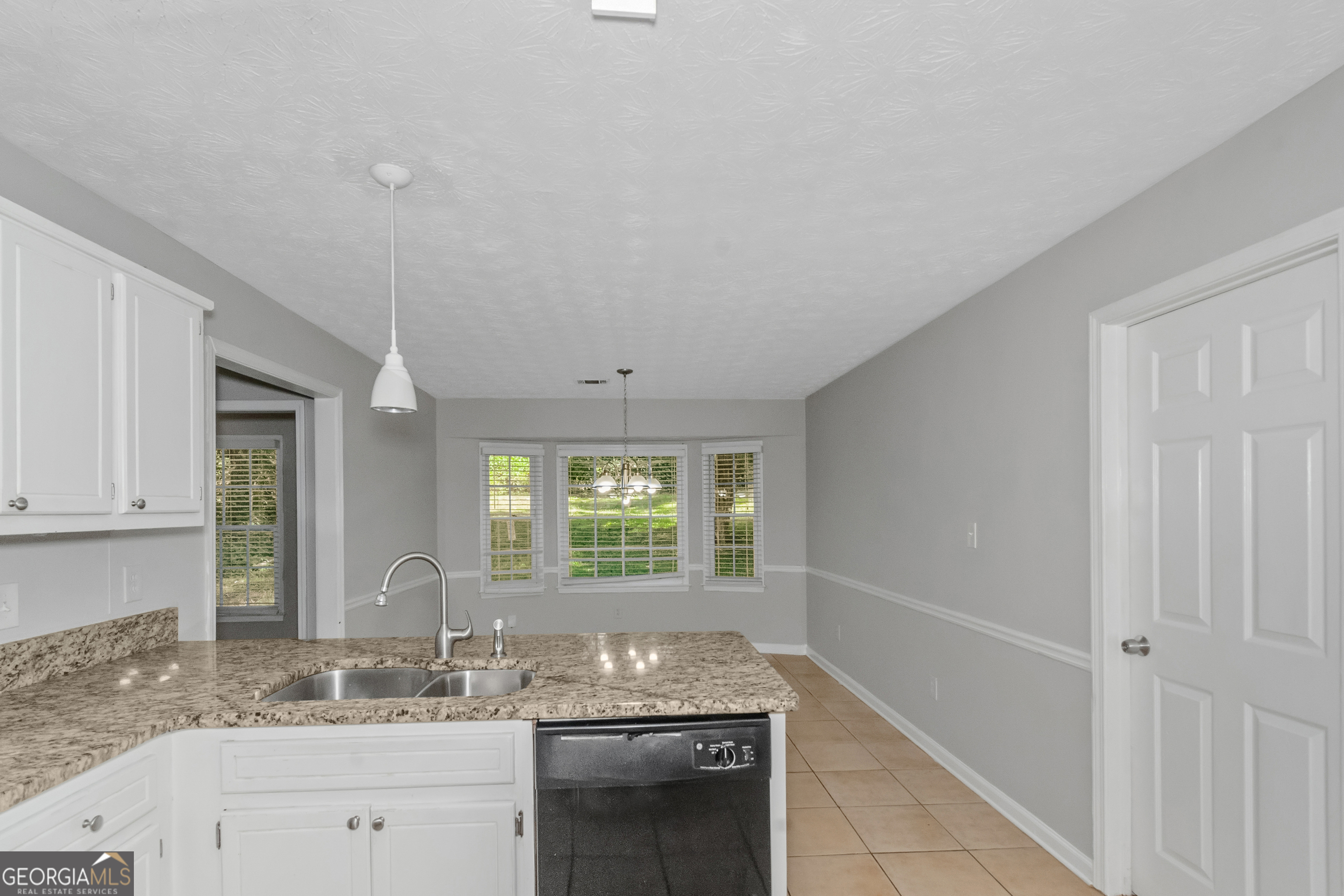 213 Robin Lane Stockbridge, GA 30281 - Photo 11 of 35