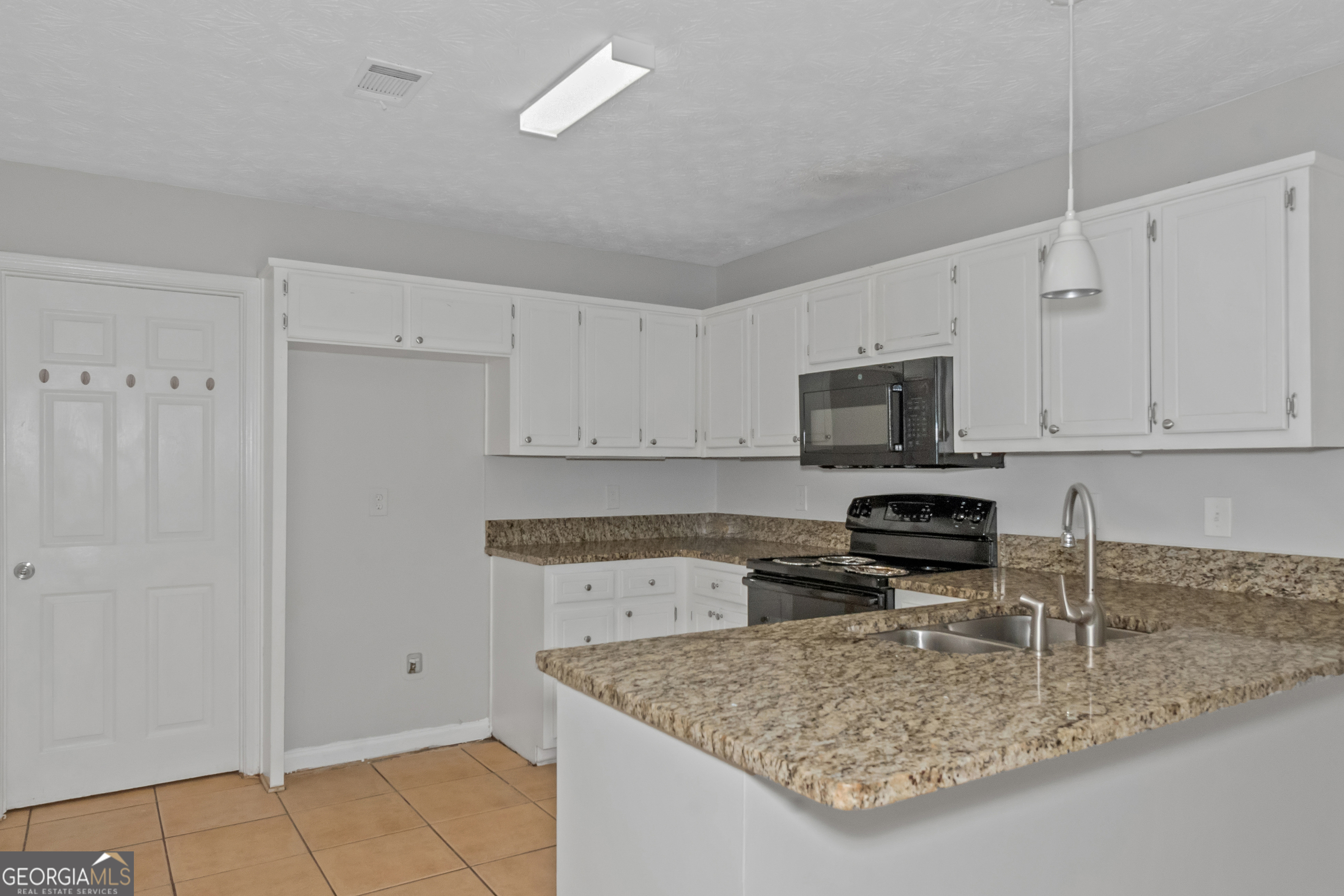 213 Robin Lane Stockbridge, GA 30281 - Photo 9 of 35