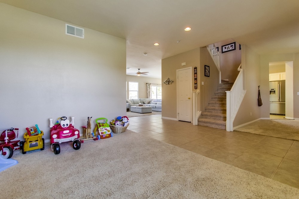 312 Natalie Way Fallbrook, CA 92028 - Photo 5 of 25