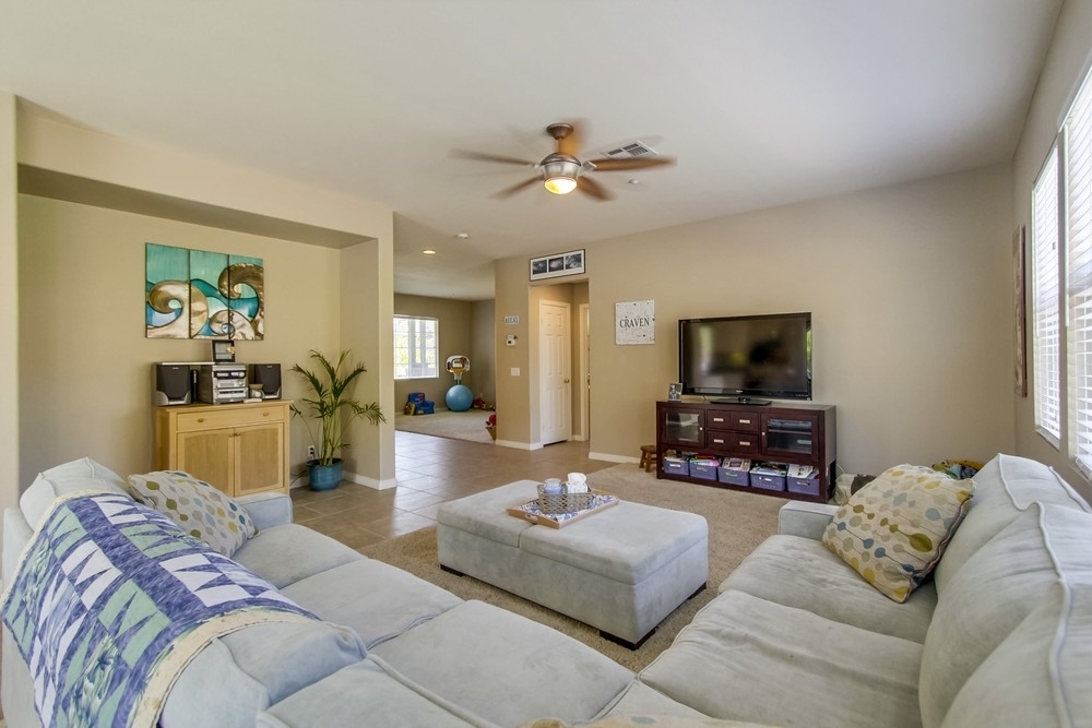 312 Natalie Way Fallbrook, CA 92028 - Photo 9 of 25