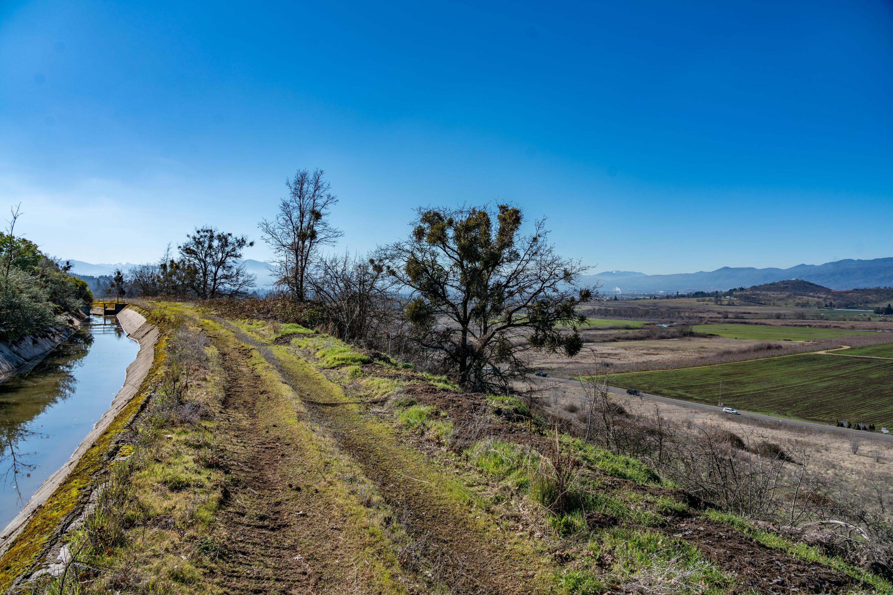 5066 North Foothill Road Medford, OR 97504 - Photo 5 of 19 East Parcel (4)