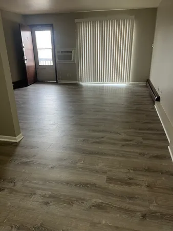 $1,200 | 8701 84th Court, Unit 9, Hickory Hills, IL 60457