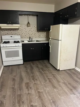 $1,200 | 8701 84th Court, Unit 9, Hickory Hills, IL 60457