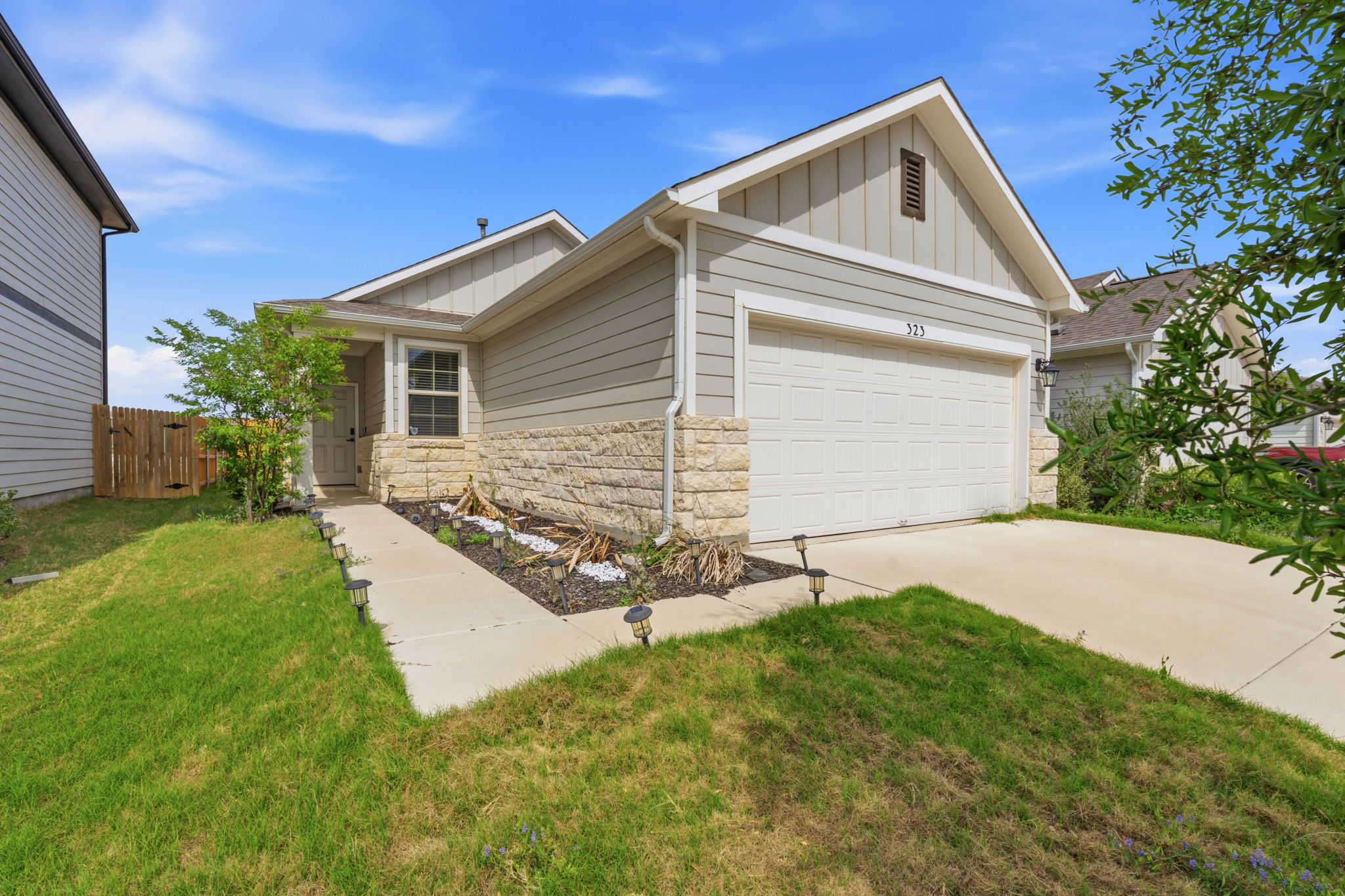 323 Tolo Drive Elgin, TX 78621 - Photo 3 of 29