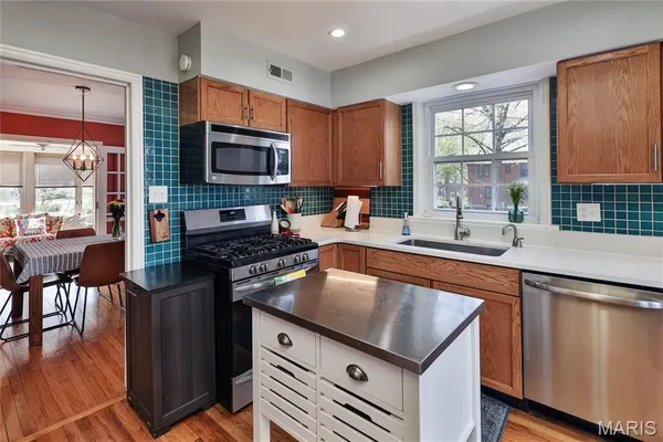 $499,000 | 8069 Teasdale Avenue, University City, MO 63130