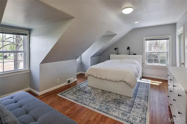 $499,000 | 8069 Teasdale Avenue, University City, MO 63130