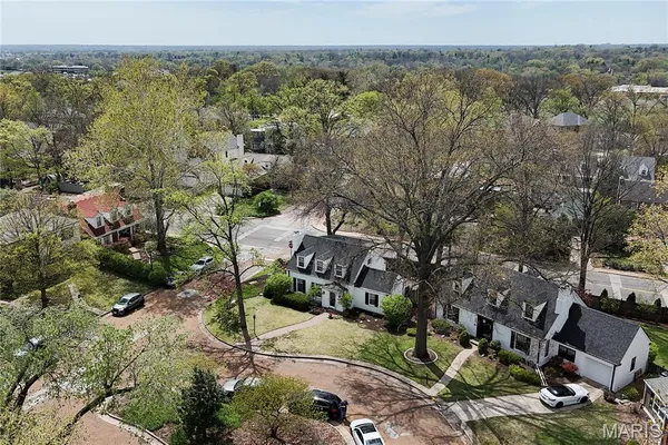 $499,000 | 8069 Teasdale Avenue, University City, MO 63130