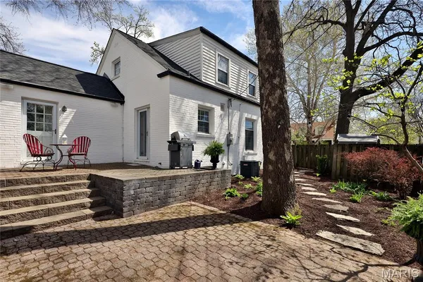 $499,000 | 8069 Teasdale Avenue, University City, MO 63130