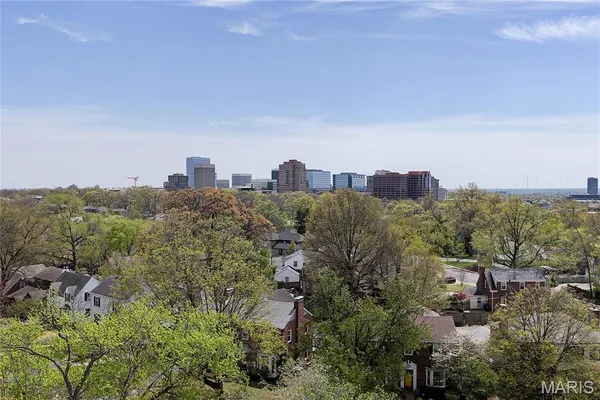 $499,000 | 8069 Teasdale Avenue, University City, MO 63130