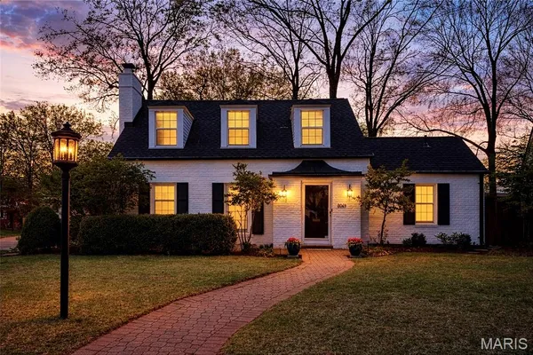 $499,000 | 8069 Teasdale Avenue, University City, MO 63130