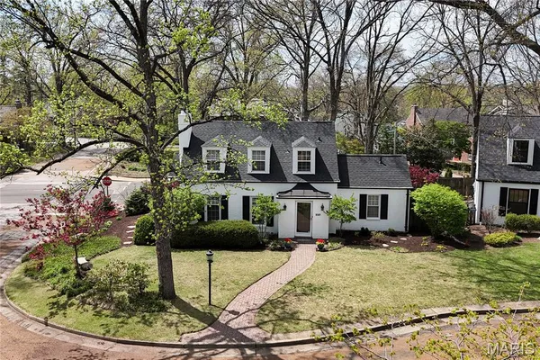$499,000 | 8069 Teasdale Avenue, University City, MO 63130