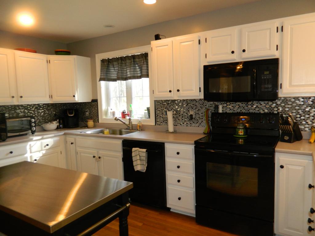 238 Oak Hill Road Northfield, NH 03276 - Photo 3 of 33