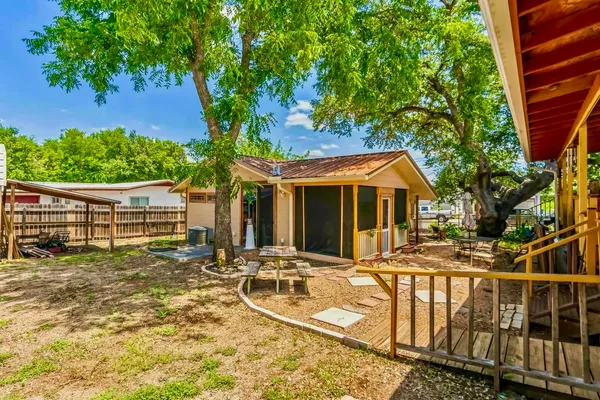 $475,000 | 1307 Wright Street, Llano, TX 78643