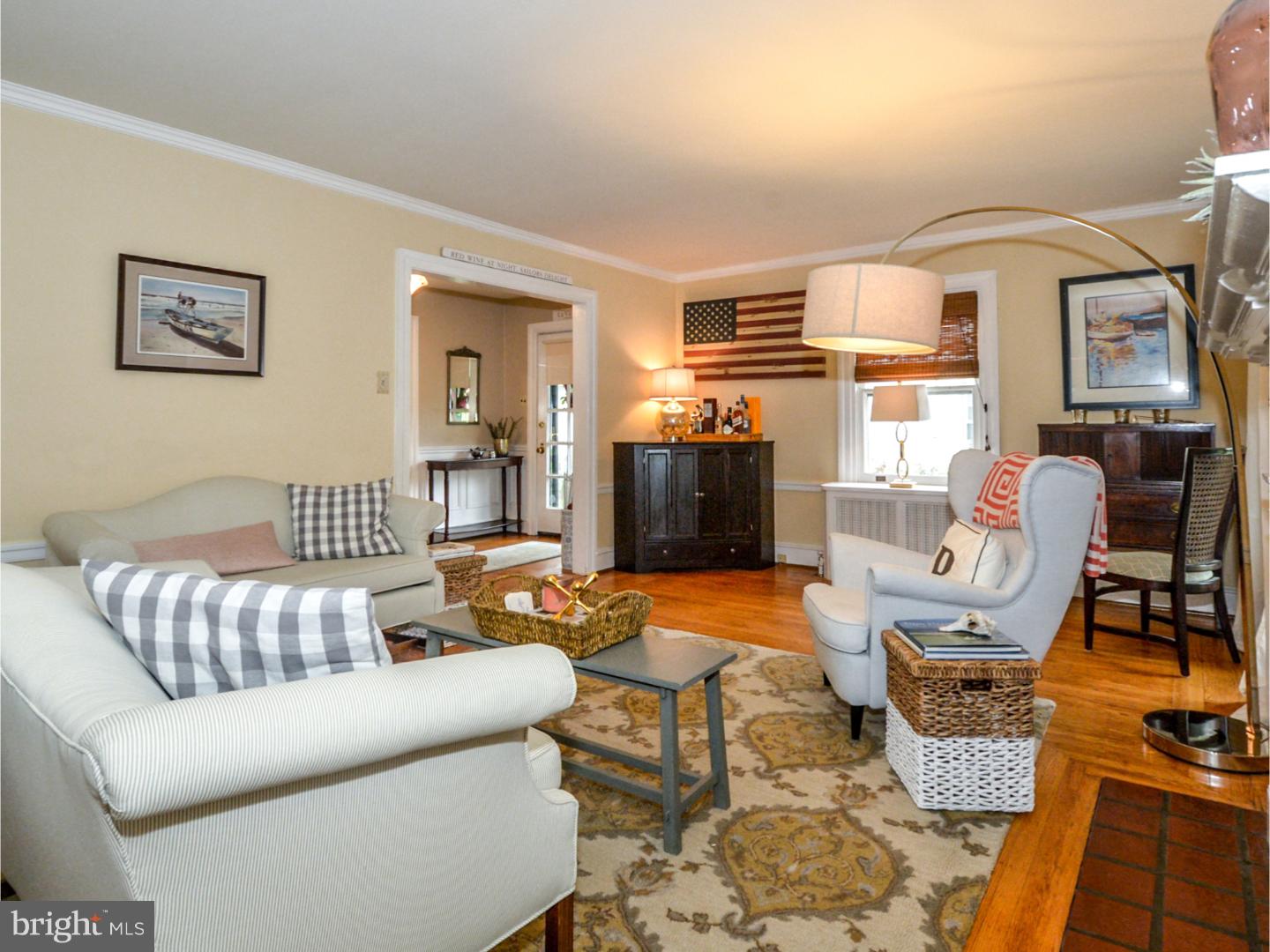24 Decatur Road Havertown, PA 19083 - Photo 11 of 24 Living Room
