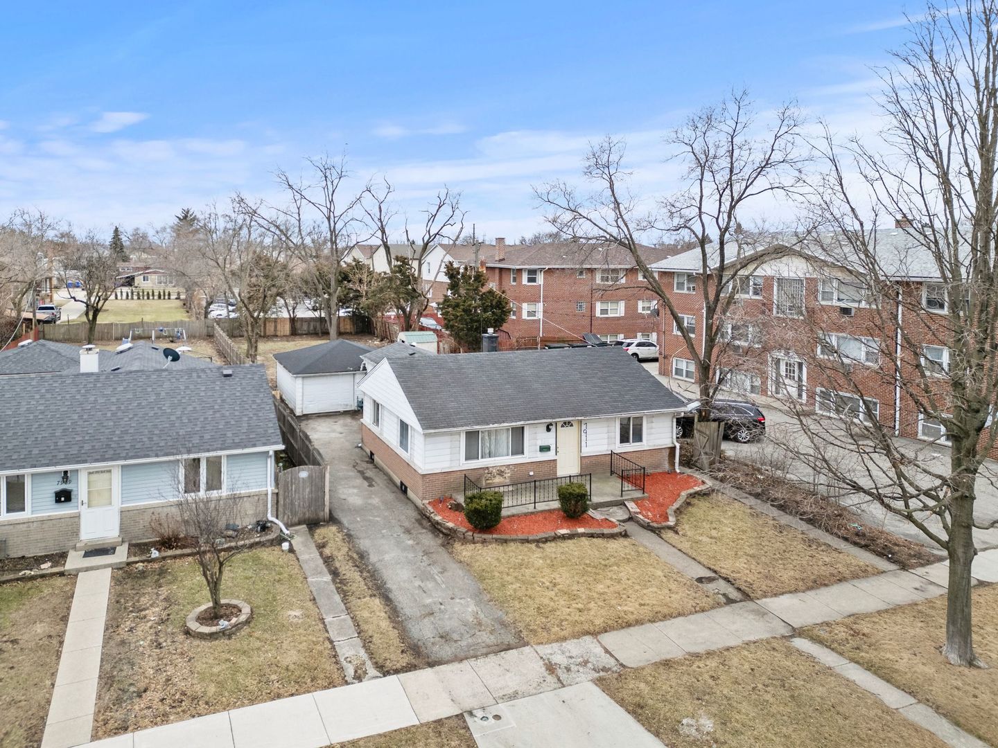 7911 45th Street Lyons, IL 60534 - Photo 19 of 22 a view of a house with backyard