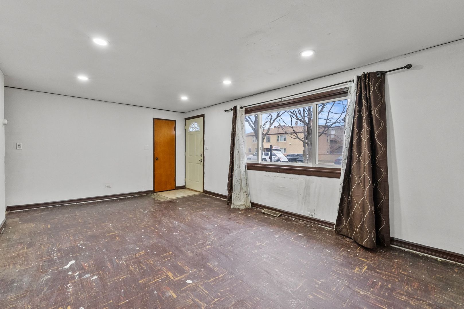 7911 45th Street Lyons, IL 60534 - Photo 5 of 22 a view of empty room with front door