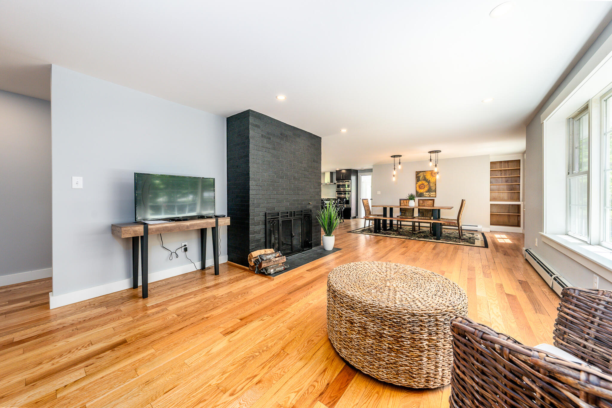 844 Shootflying Hill Road Centerville, MA 02632 - Photo 9 of 18 livroom3