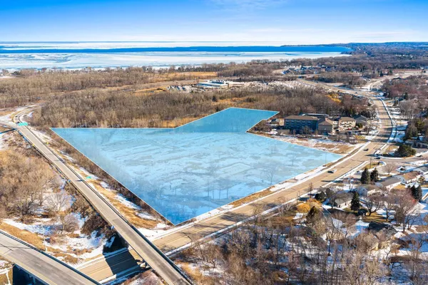 $1,395,000 | 2735 University Avenue, Green Bay, WI 54311