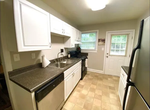 $1,795 | 2801 Wade Avenue, Raleigh, NC 27607