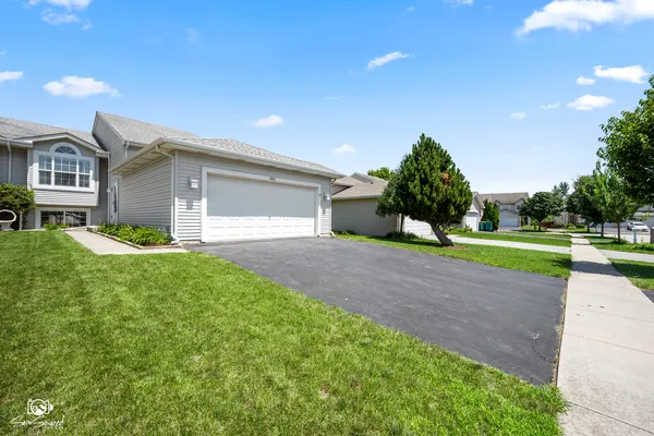 $310,000 | 4311 O'Sullivan Drive, Joliet, IL 60431