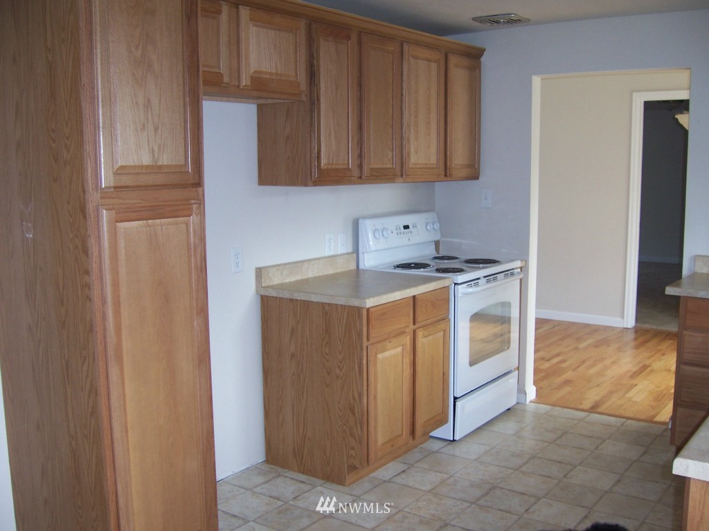 11431 Southeast 182nd Street Renton, WA 98055 - Photo 6 of 13