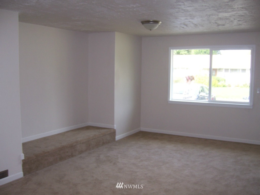 11431 Southeast 182nd Street Renton, WA 98055 - Photo 9 of 13