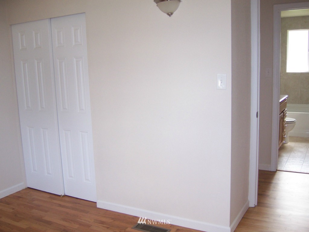 11431 Southeast 182nd Street Renton, WA 98055 - Photo 10 of 13