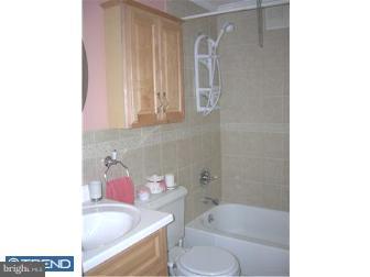 11714 Corry Road Philadelphia, PA 19154 - Photo 6 of 10 Bathroom