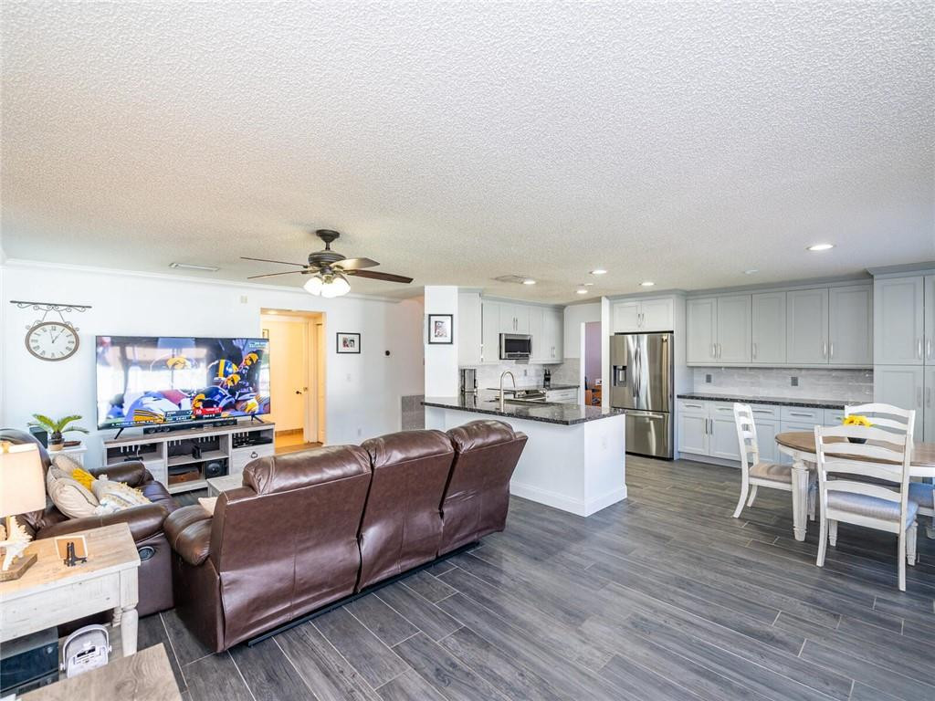 302 Bridgeton Road Weston, FL 33326 - Photo 29 of 60 Photo 29