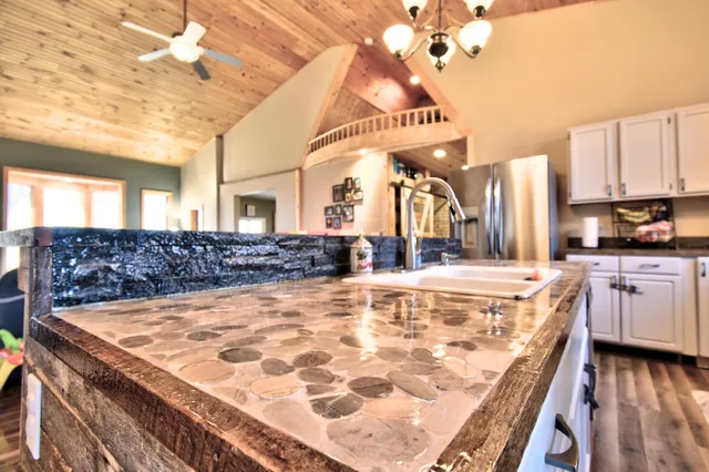 $385,000 | 323 South Truhn Road, Fowlerville, MI 48836