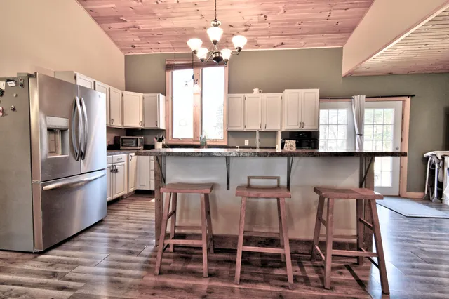 $385,000 | 323 South Truhn Road, Fowlerville, MI 48836