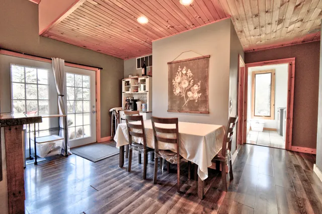 $385,000 | 323 South Truhn Road, Fowlerville, MI 48836