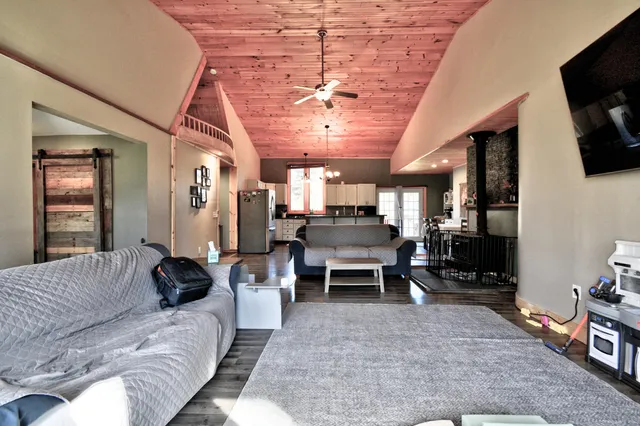 $385,000 | 323 South Truhn Road, Fowlerville, MI 48836