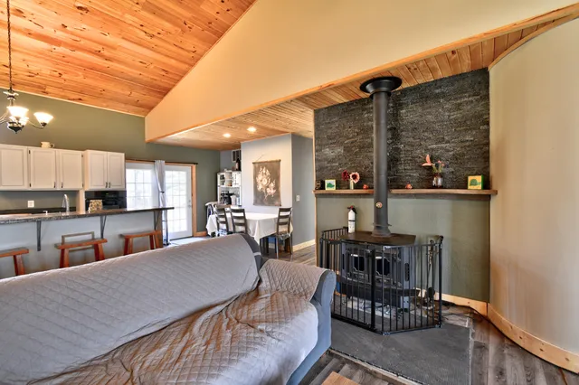 $385,000 | 323 South Truhn Road, Fowlerville, MI 48836