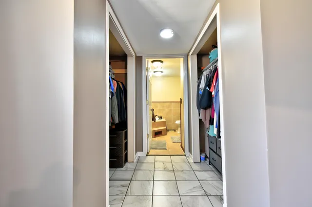 $385,000 | 323 South Truhn Road, Fowlerville, MI 48836