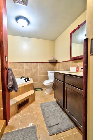 $385,000 | 323 South Truhn Road, Fowlerville, MI 48836