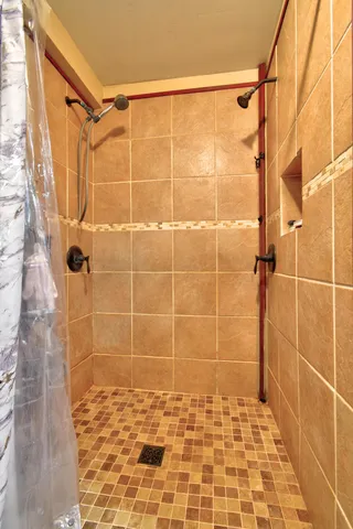 $385,000 | 323 South Truhn Road, Fowlerville, MI 48836