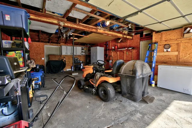 $385,000 | 323 South Truhn Road, Fowlerville, MI 48836