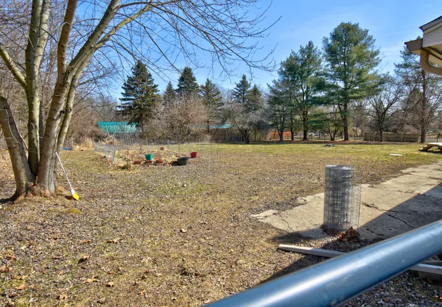 $385,000 | 323 South Truhn Road, Fowlerville, MI 48836