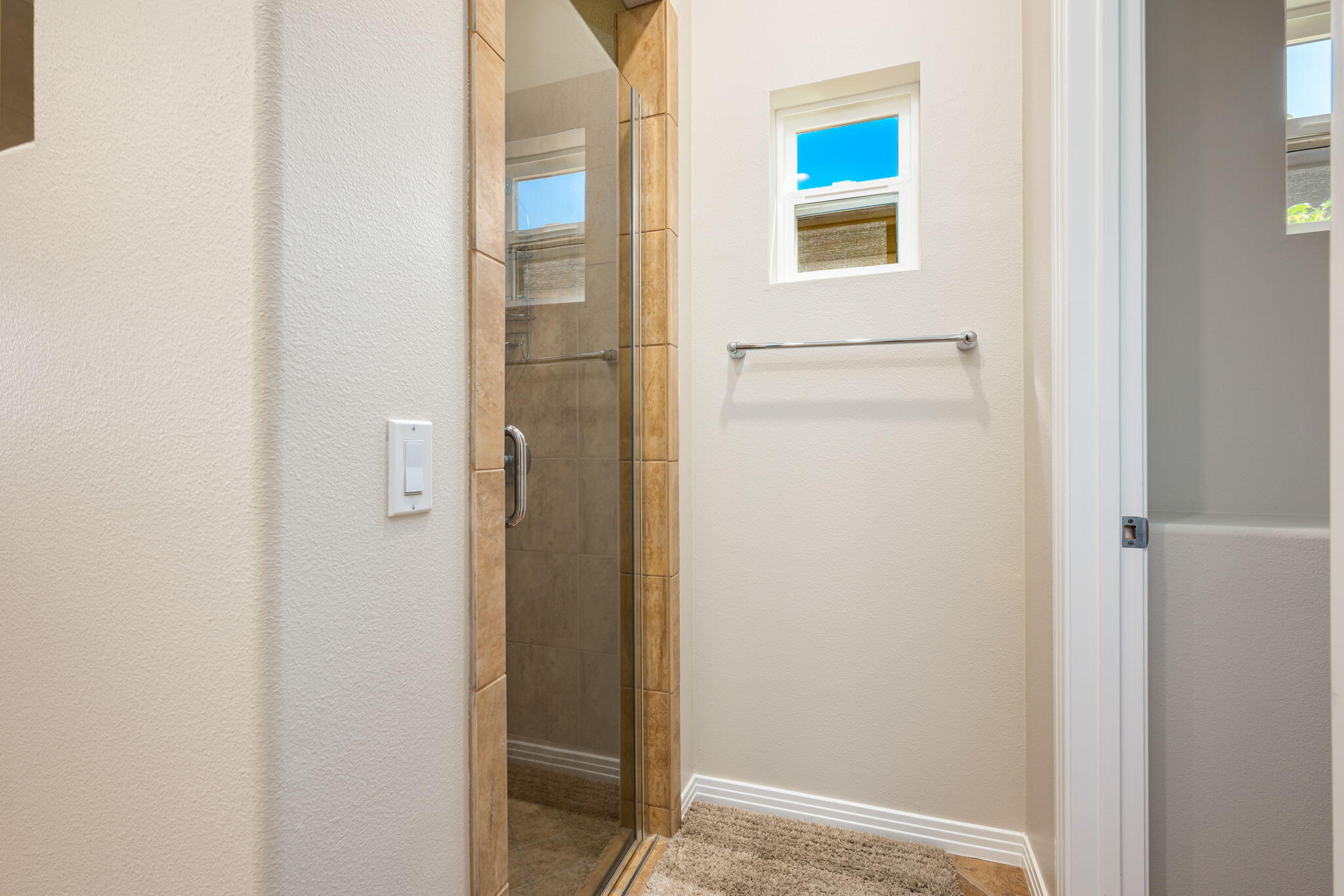 81260 Golf View Drive La Quinta, CA 92253 - Photo 28 of 58 a view of hallway with a door and a window