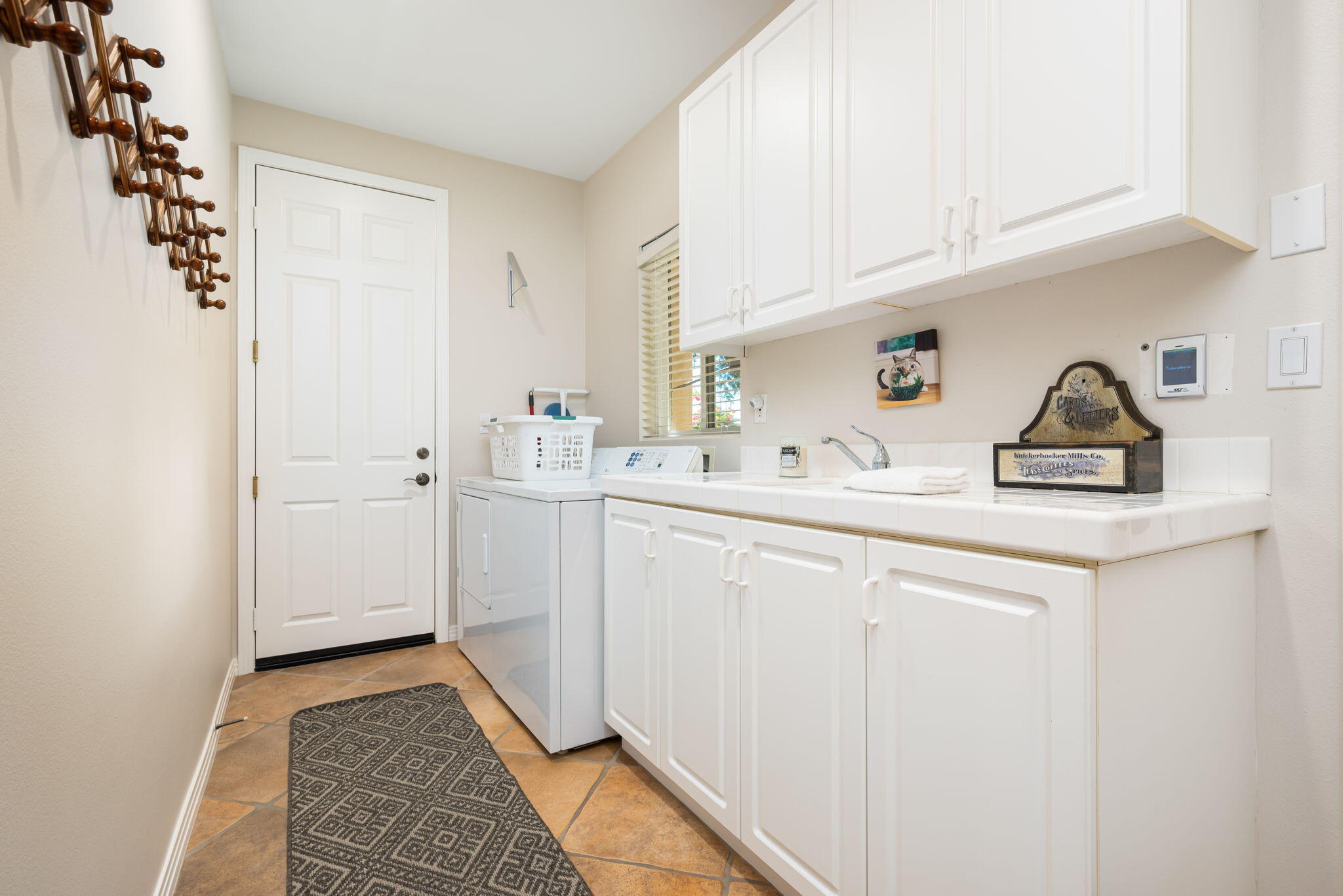 81260 Golf View Drive La Quinta, CA 92253 - Photo 34 of 58 a bathroom with a sink a toilet and vanity