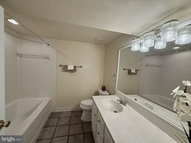 $3,950 | 4126 Maple Avenue, Fairfax, VA 22032