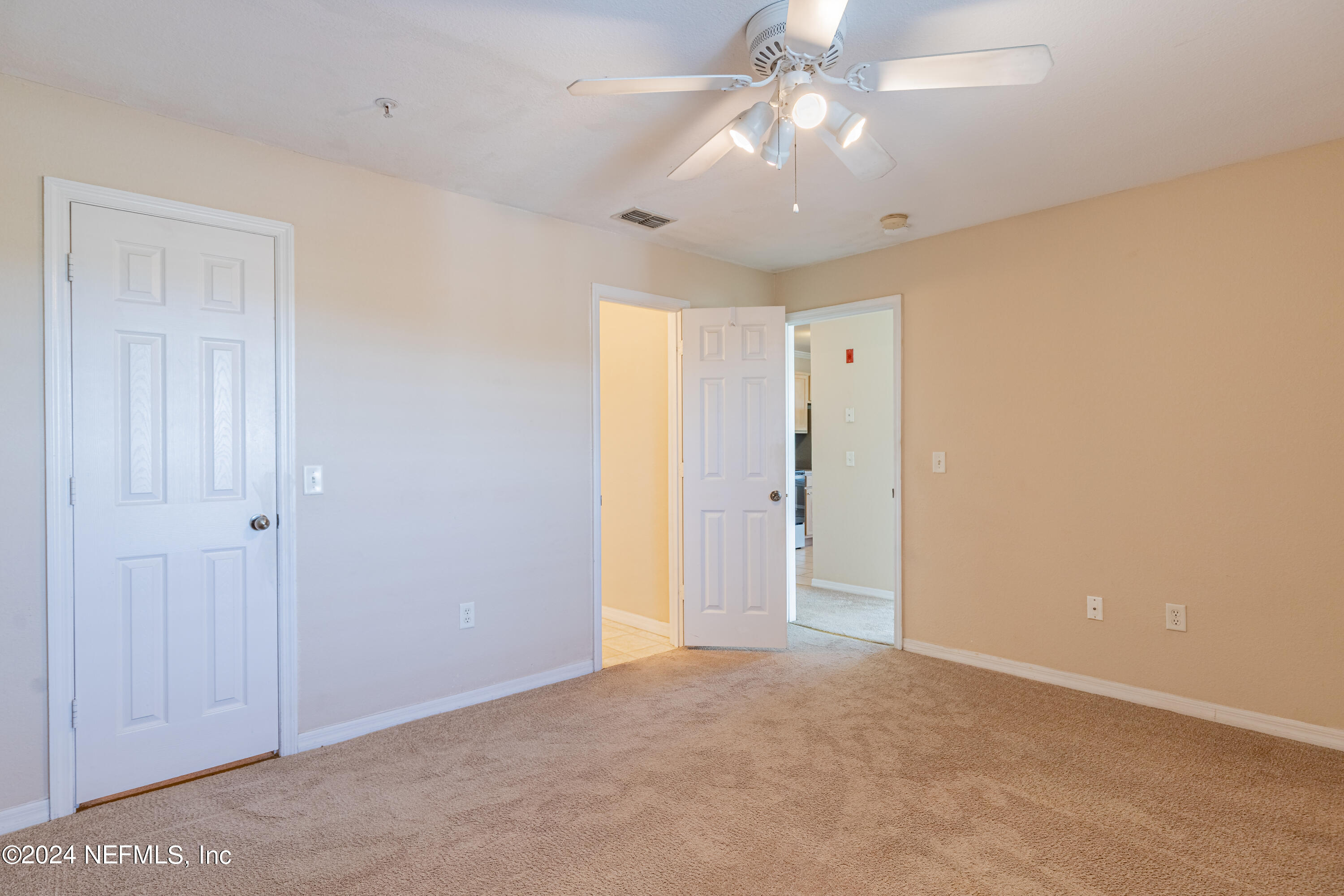 7800 Point Meadows Drive, Unit 1232 Jacksonville, FL 32256 - Photo 23 of 33 guest bed room