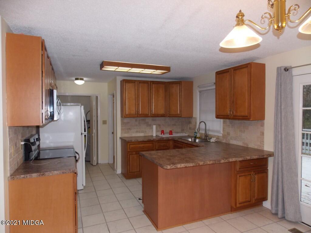 1208 Old Forsyth Road Macon, GA 31210 - Photo 12 of 19 P12