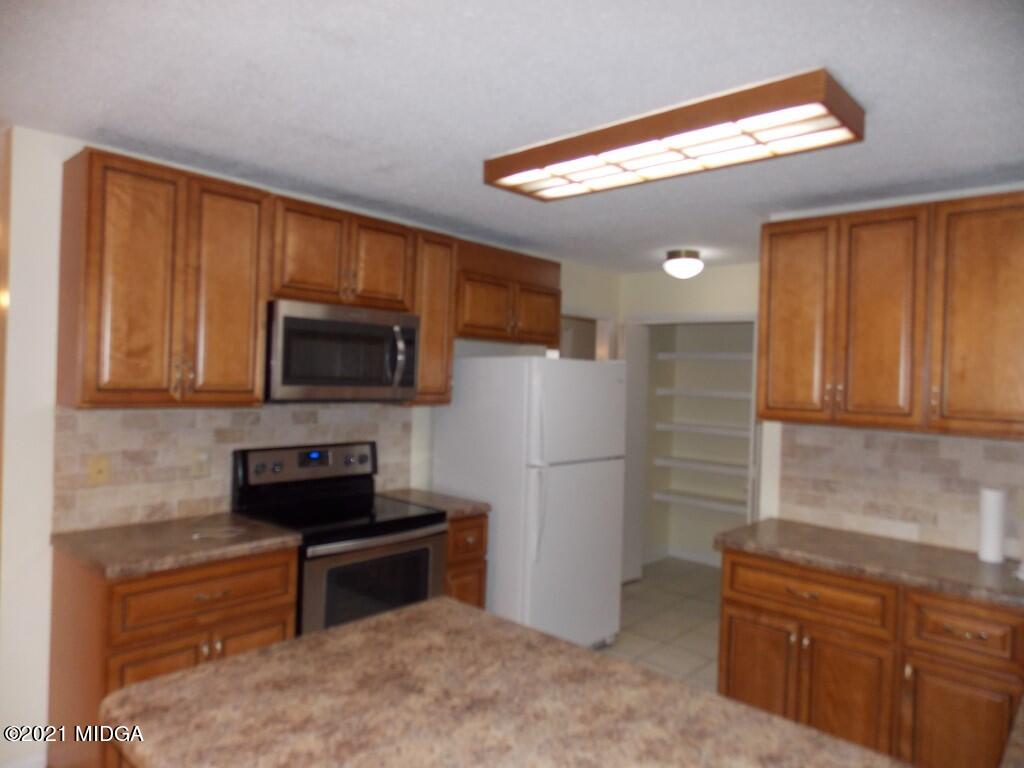 1208 Old Forsyth Road Macon, GA 31210 - Photo 13 of 19 P13