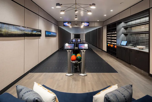 $6,950,000 | 252 South Street, Unit 77J | Two Bridges