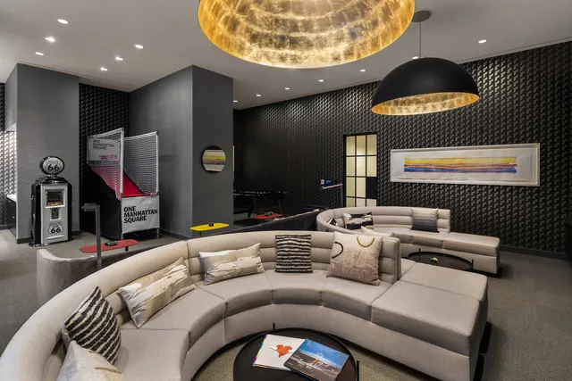 $6,950,000 | 252 South Street, Unit 77J | Two Bridges