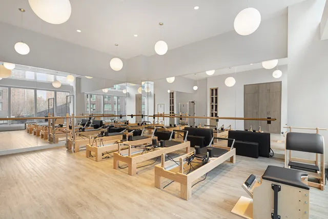 $6,950,000 | 252 South Street, Unit 77J | Two Bridges