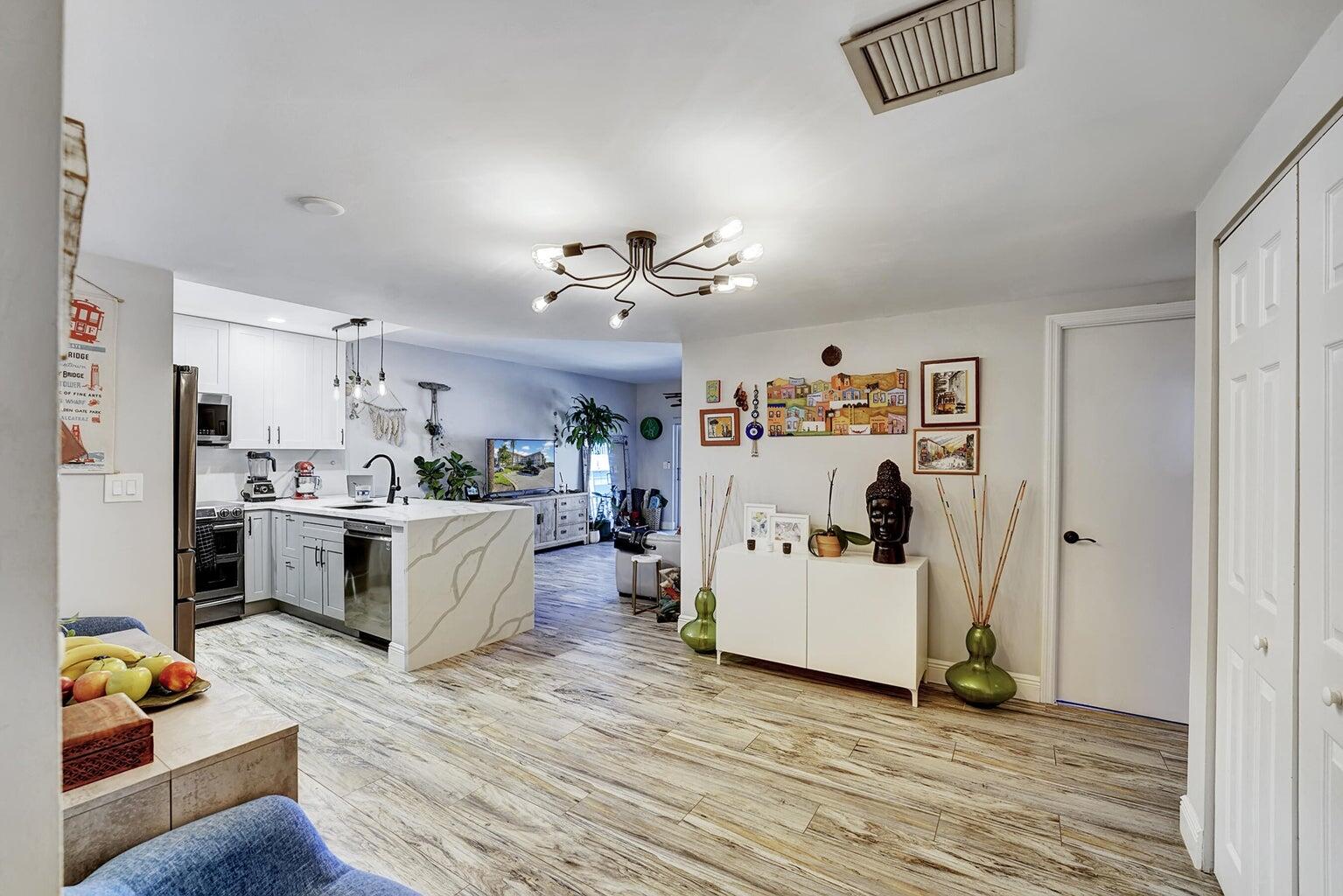 290 West Palmetto Park Road, Unit 411 Boca Raton, FL 33432 - Photo 5 of 34 20240923161939215883000000-o